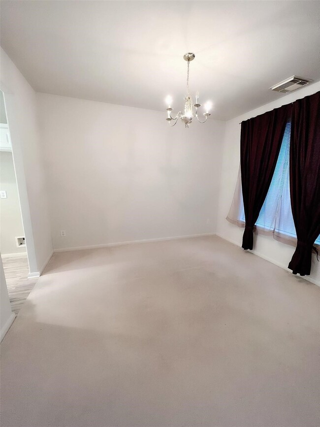 Photo - 815 Featherbrook Ct