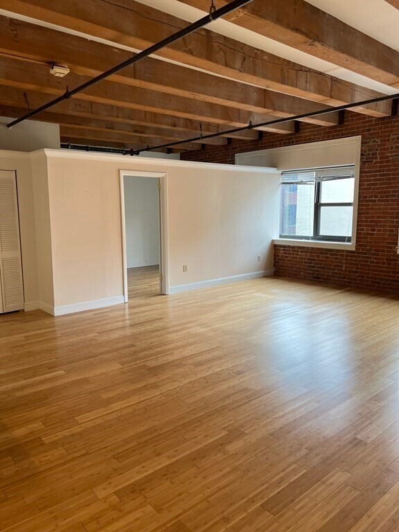 Photo - 33 Sleeper St Unidad 410