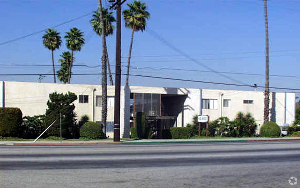 Park Royale - Park Royale Apartments