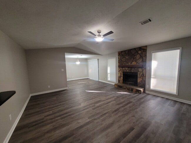 Photo - 5885 Wellborn Trl