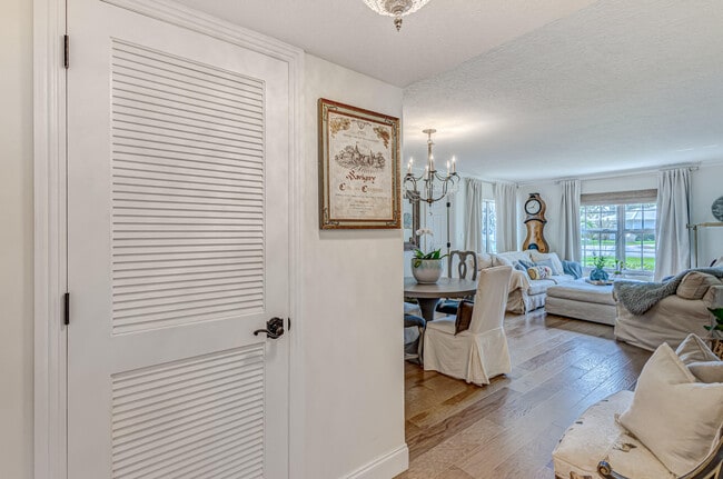 Photo - 5560 Tamberlane Cir Unidad 127