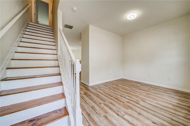 Photo - 3285 Hidden Cove Cir NW