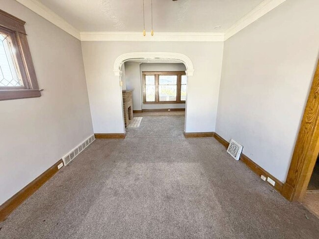 Photo - 4 BED 1 BATH SINGLE FAMILY HOME IN CLEVELAND!