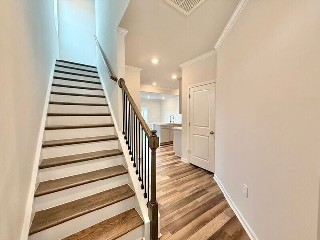 Photo - 5003 Tura St