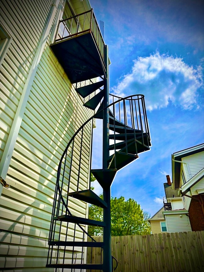 Photo - 4530 Lafayette Avenue Unit #4