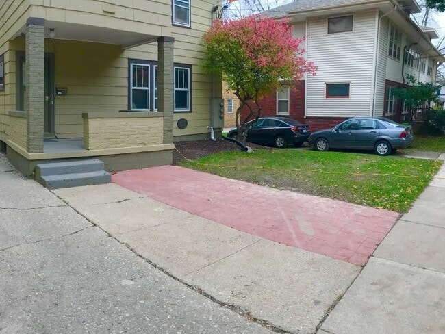 33 Lathrop St Unit 1 & #2