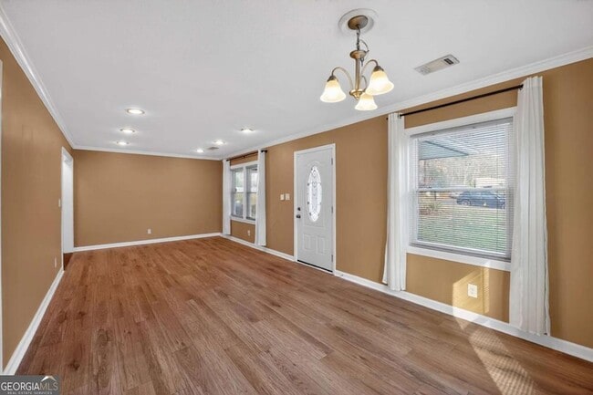 Photo - 871 Hargis St SE