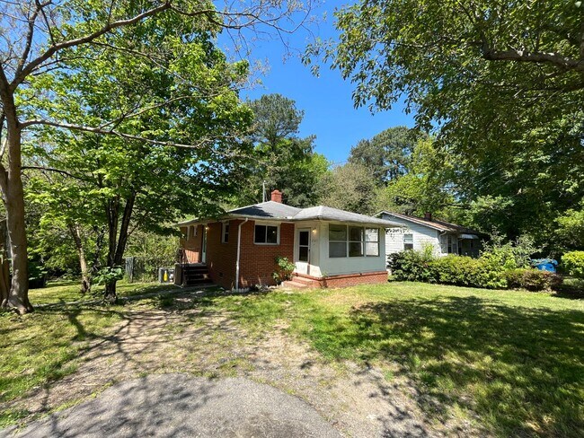 Building Photo - 2321 Stroller Ave