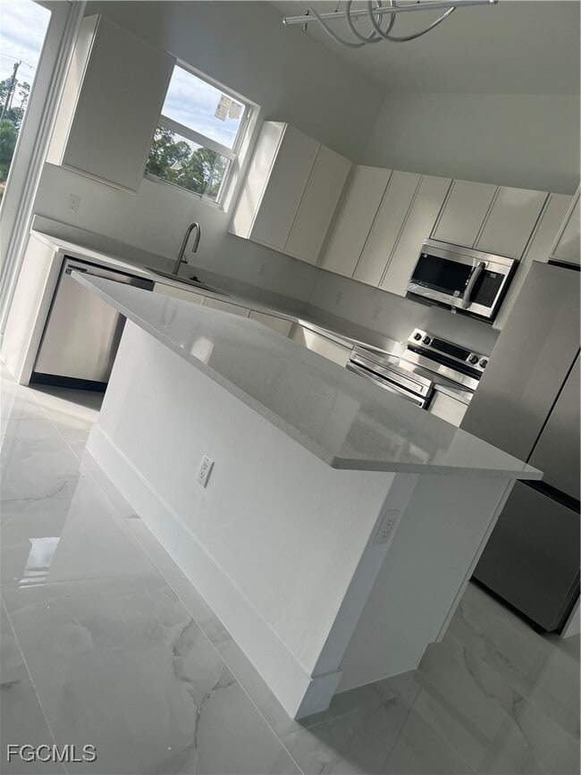 Photo - 464 Eisenhower Blvd