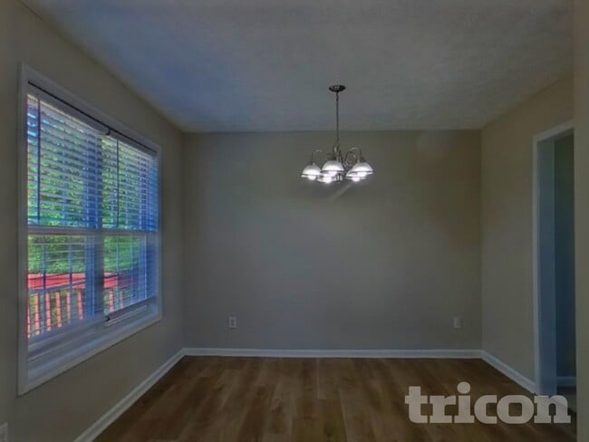 Photo - 217 White Pine Ln