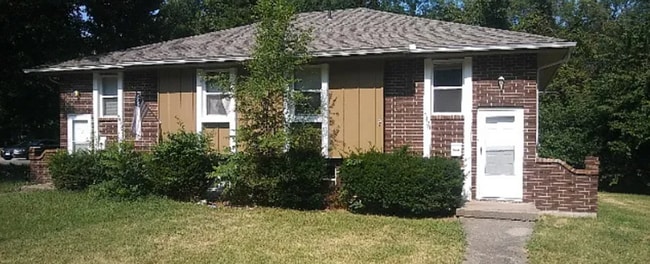 Building Photo - 3 Bed 1 Bath ready to rent!