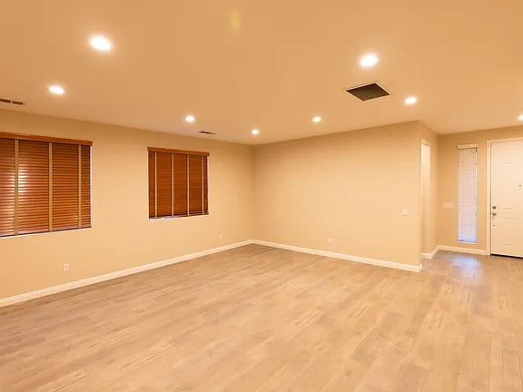 Photo - 2404 Mary Clare St