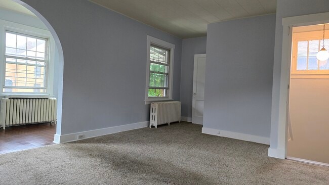 Sala de estar otro ángulo - 3845 Brighton Rd