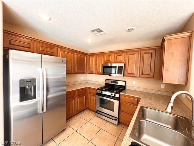 6067 W Dewey Dr