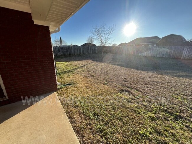 Photo - 267 Maree Dr