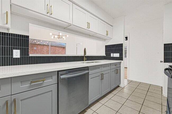 Photo - 13023 Lima Dr