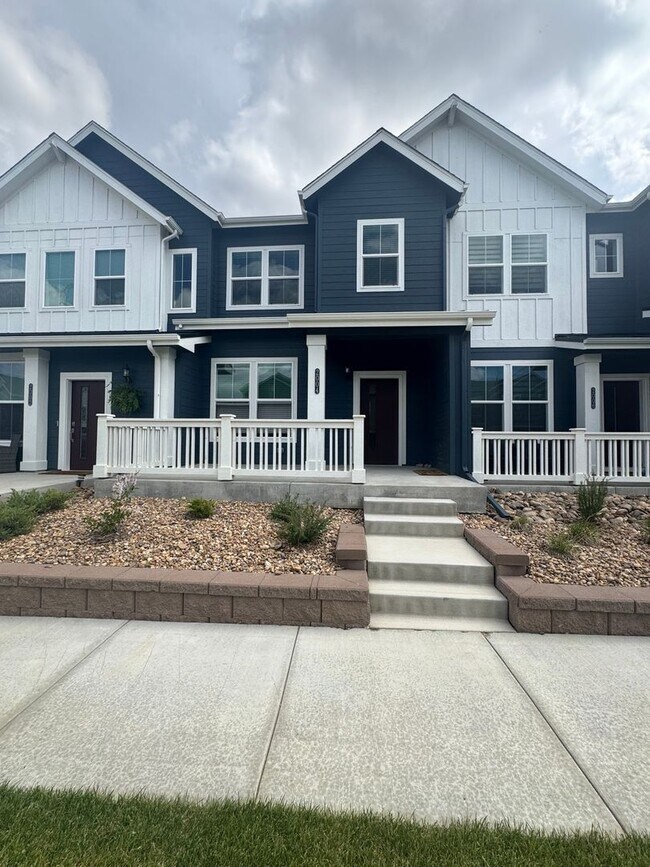 Charming 2BR Townhome in Aurora - Charming 2BR Townhome in Aurora