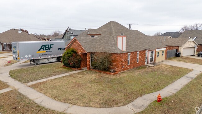 Building Photo - Rent to Own Available in Moore, Ok! Rental