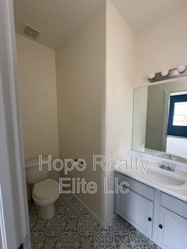 Photo - 5198 Dovetail Ln