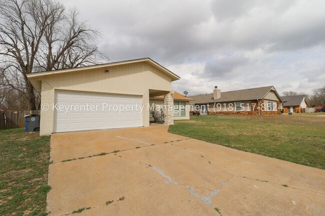 Photo - Beautifully Updated Home in Prime East Tulsa Location