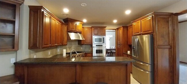 Photo - 17020 Wales Green Ave