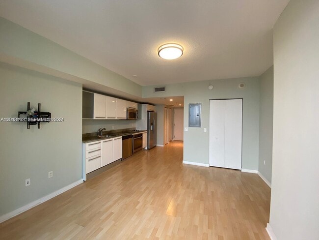 Photo - 185 SW 7th St Unit 3306