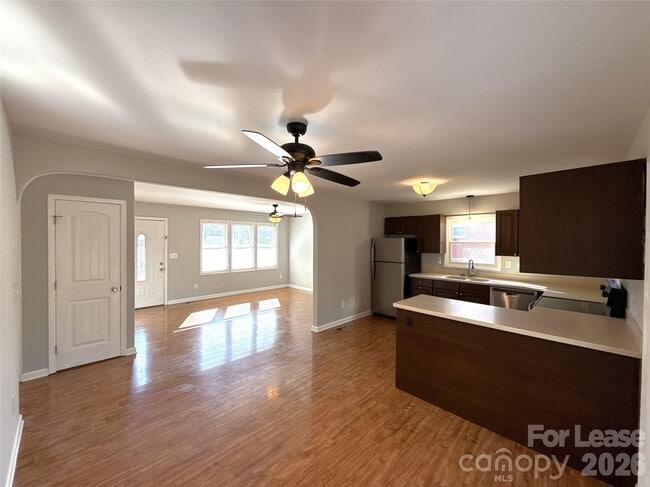 Photo - 1601 Starbrook Dr
