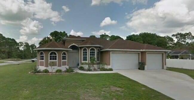 Building Photo - 4110 Polynesia Rd