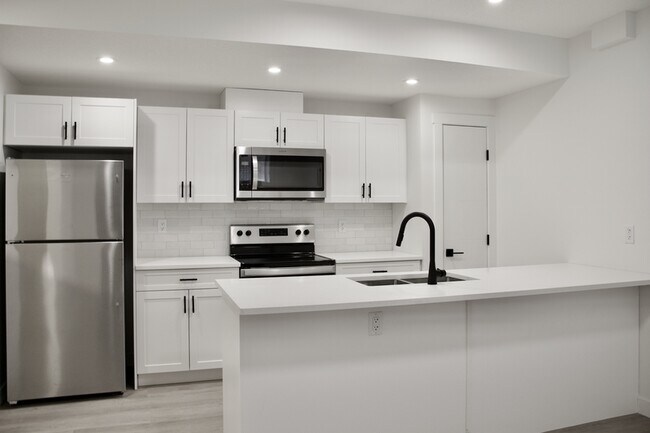 Photo - 8714 83 Ave NW