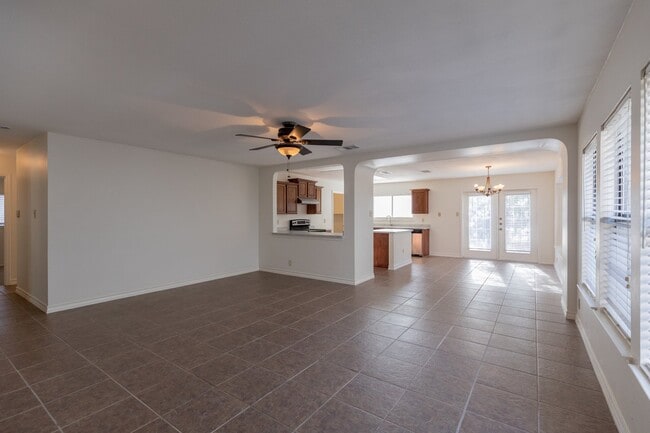 Photo - 9647 Barbwire