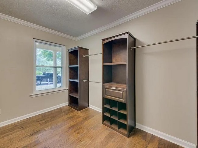 Photo - 4206 Highwood Dr