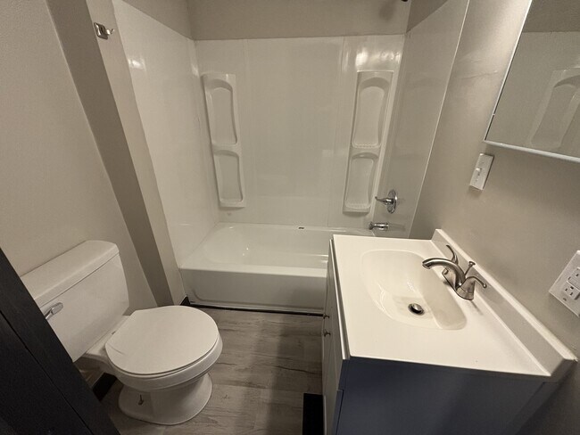 Photo - 932 13th St SE