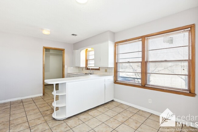 Photo - 1731 N Holyoke St