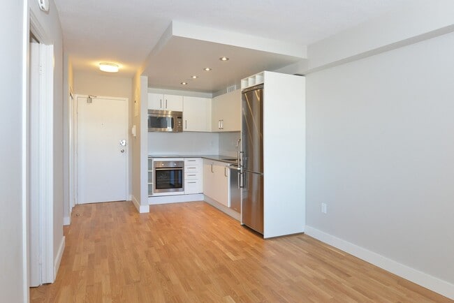 230 Oak St Unit 1003