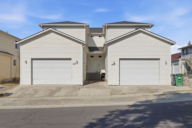 Building Photo - 857 N Garfield St Unit 857