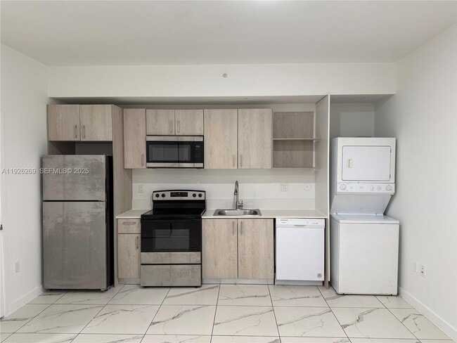 Photo - 420 SW 7th Ave Unit 101