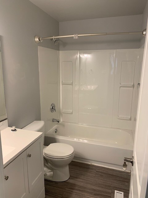 Photo - 235-325 Fines Dr