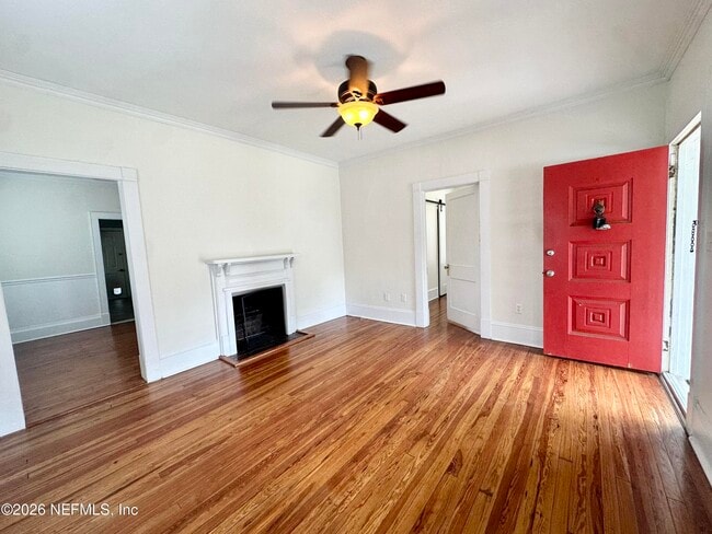 Photo - 3867 Herschel St