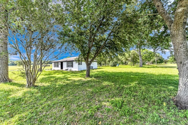 Photo - 215 Little Dogie Rd