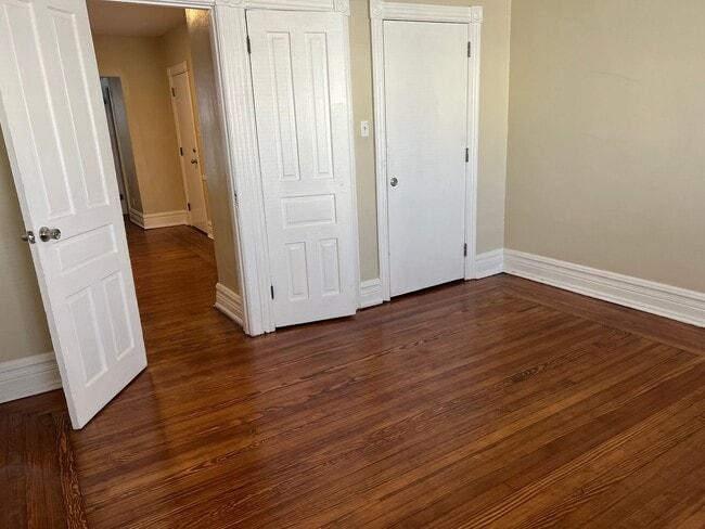 Photo - 718-718 Washington St Unit 718 W Washington - Apt 2