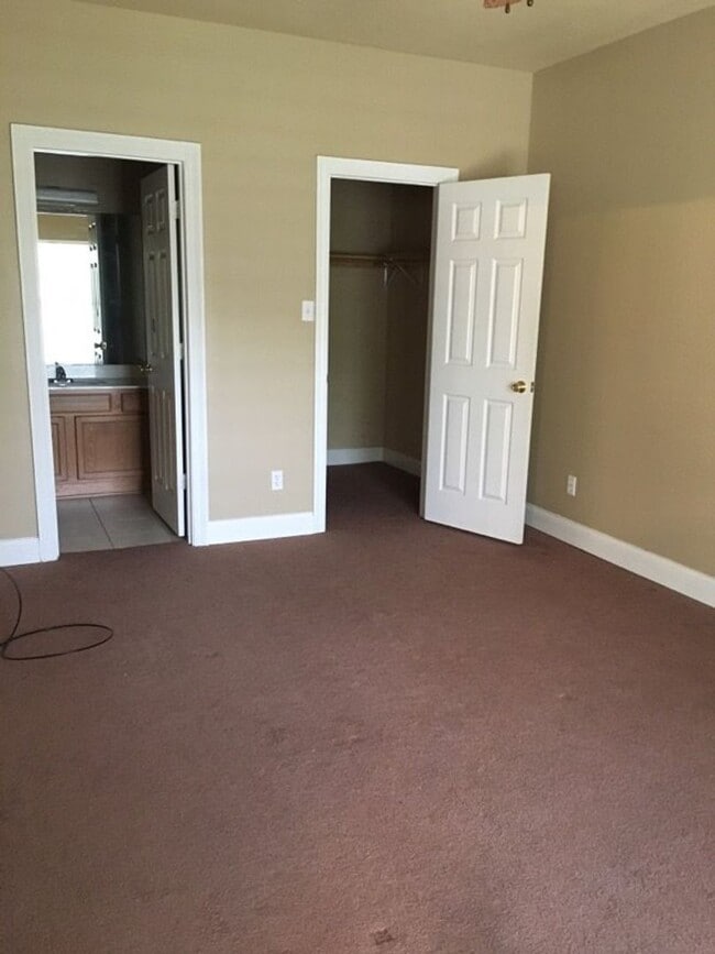 Photo - 2 bed 2 bath Condos Unit 213-4