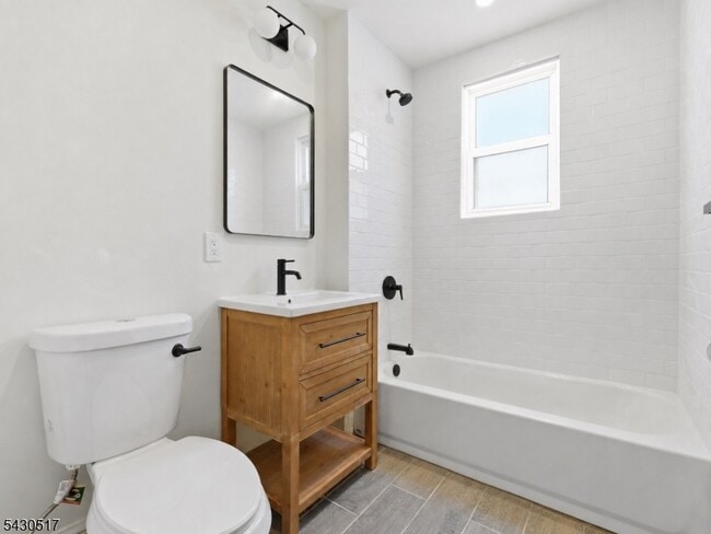 Photo - 265 N 17th St Unidad 2R