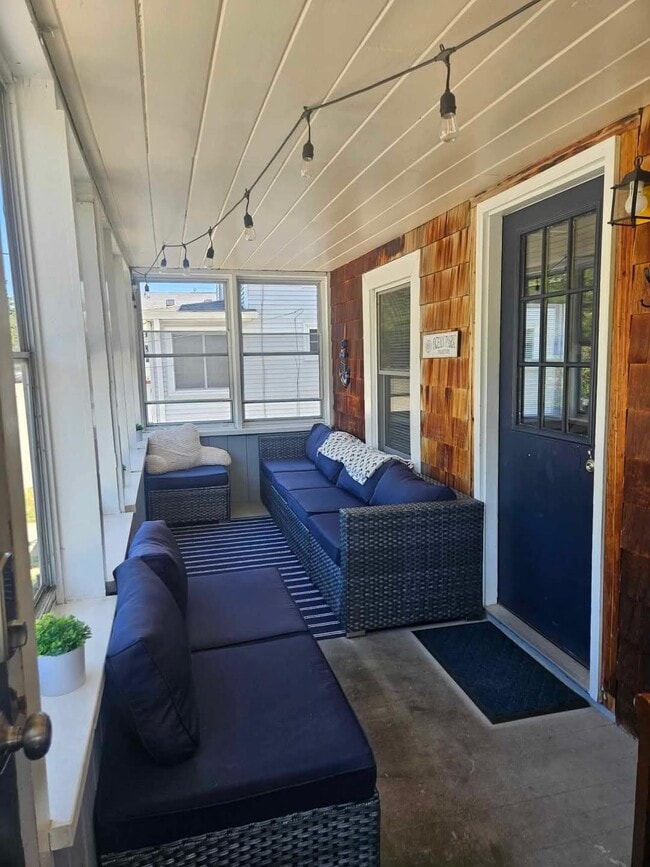 3 Season porch - 15 Tunis Ave Unit High Tide