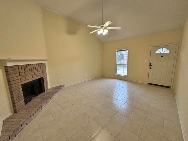 Photo - 596 W Ashley Glen Cir