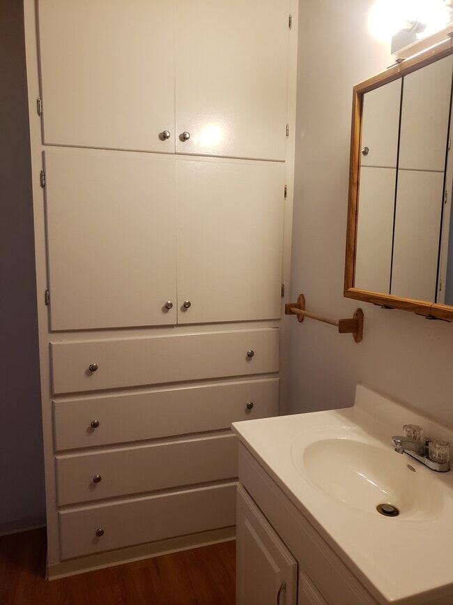 Bathroom - 306 1st Ave Unit 2