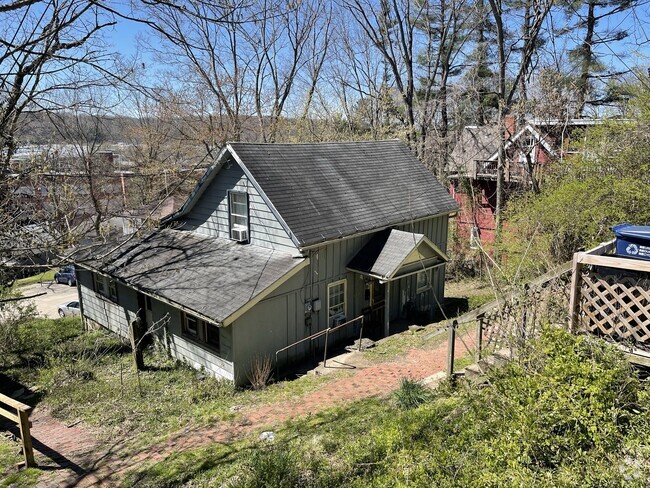 Building Photo - 133 W Washington St Rental