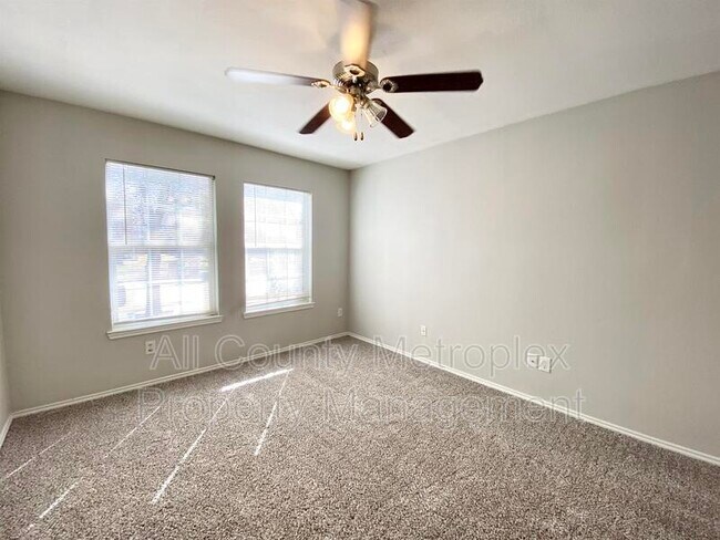 Photo - 11050 Mansfield Dr