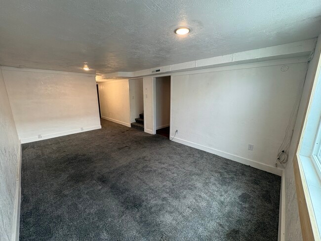 Photo - 1522 Hall Ave Unit B