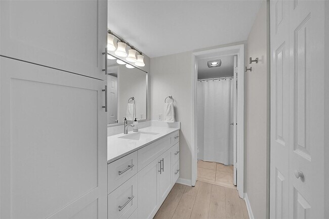 Photo - 615 NE 12th Ave Condo Unit 107