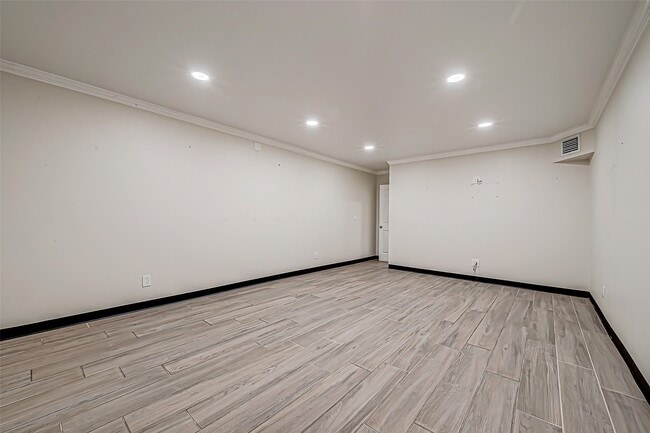 Building Photo - 10535 Dannhaus Rd Rental